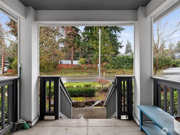 10901 124th Avenue NE 24, Kirkland WA 98033