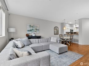 10901 124th Avenue NE 24, Kirkland WA 98033