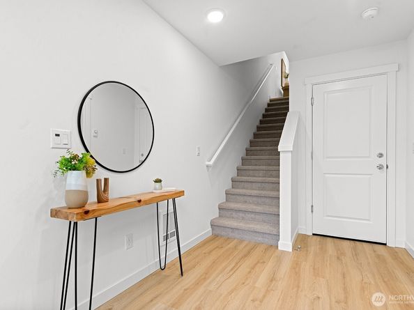 1423 SW 111th Lane, Seattle WA 98164