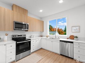 1423 SW 111th Lane, Seattle WA 98164