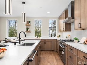 539 NW Juniper Street, Issaquah WA 98027