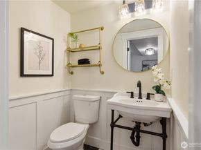 715 27th Avenue, Seattle WA 98122