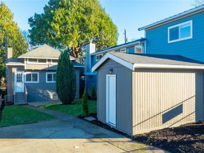 715 27th Avenue, Seattle WA 98122