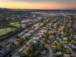 2808 14th Avenue W B, Seattle WA 98119