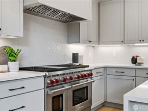 2582 136th Lane SE, Bellevue WA 98005