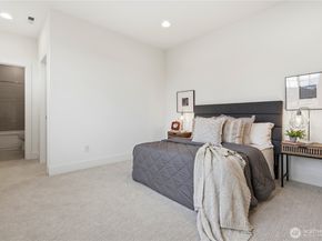 2582 136th Lane SE, Bellevue WA 98005