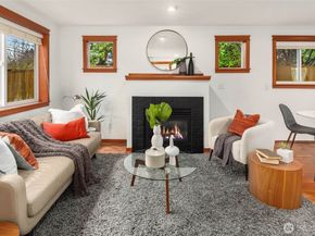 9418 Fremont Avenue N, Seattle WA 98103