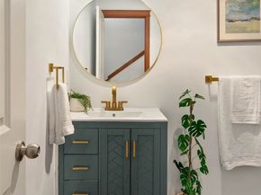 9418 Fremont Avenue N, Seattle WA 98103