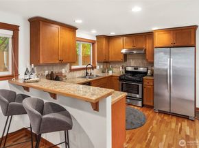 9418 Fremont Avenue N, Seattle WA 98103