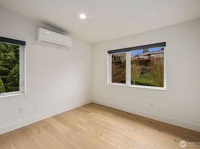 5059 37th Avenue SW, Seattle WA 98126