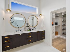 5059 37th Avenue SW, Seattle WA 98126