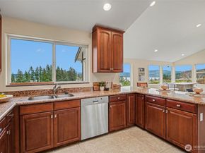 532 172 nd Place NE, Bellevue WA 98008