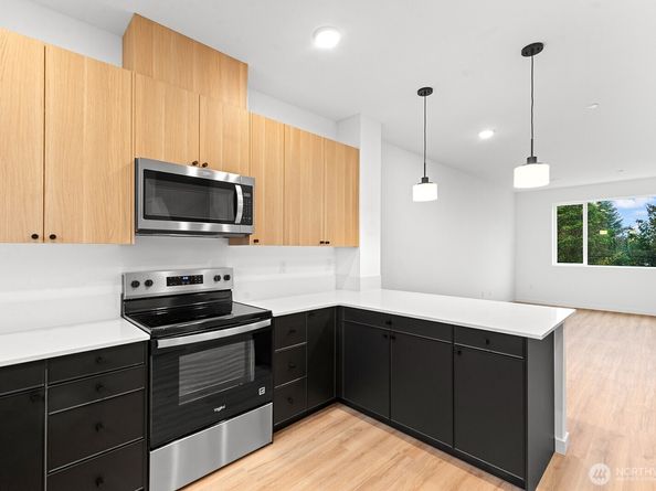 1425 SW 111th Lane, Seattle WA 98164