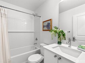 1425 SW 111th Lane, Seattle WA 98164