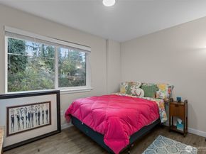 23224 Edmonds Way 107, Edmonds WA 98026