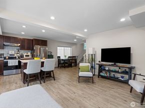 23224 Edmonds Way 107, Edmonds WA 98026