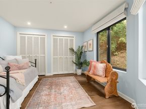 1333 Harbor Avenue SW 204, Seattle WA 98116