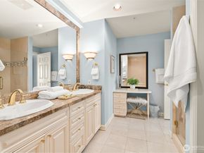 1333 Harbor Avenue SW 204, Seattle WA 98116