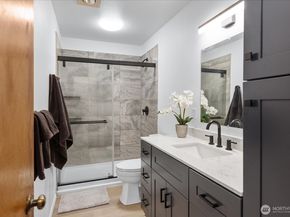 21615 80th Avenue W 215, Edmonds WA 98026