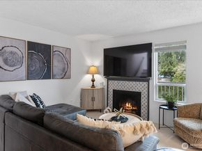 21615 80th Avenue W 215, Edmonds WA 98026