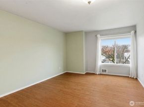 5021 Ripley Lane N 101, Renton WA 98056