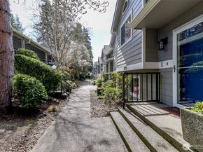 19905 4th Avenue NE I, Poulsbo WA 98370