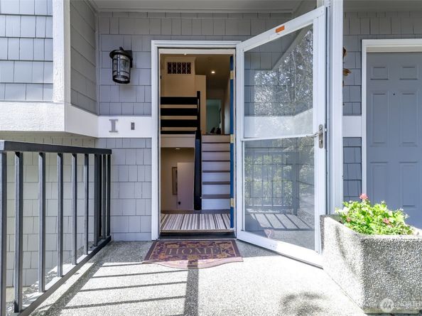 19905 4th Avenue NE I, Poulsbo WA 98370