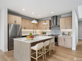 8707 126th Avenue NE, Kirkland WA 98033