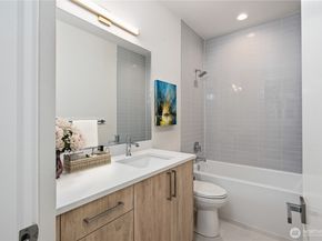 8707 126th Avenue NE, Kirkland WA 98033