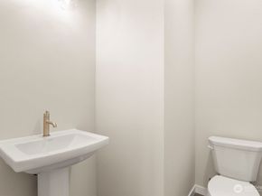 16823 Alder Way G4, Lynnwood WA 98037