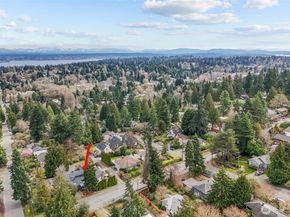 9732 15th Avenue NE, Seattle WA 98115