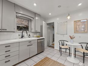 9732 15th Avenue NE, Seattle WA 98115