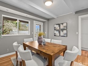 9732 15th Avenue NE, Seattle WA 98115