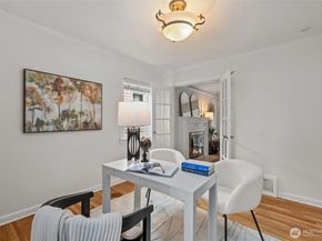 9732 15th Avenue NE, Seattle WA 98115