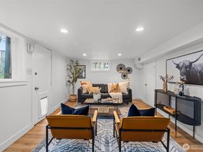 9732 15th Avenue NE, Seattle WA 98115