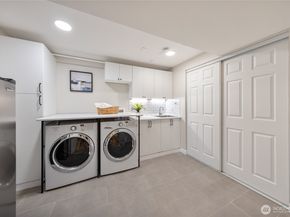 12857 SE 45th Pl, Bellevue WA 98006