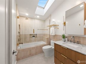 12857 SE 45th Pl, Bellevue WA 98006