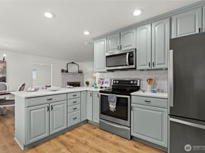 35844 13th Avenue SW, Federal Way WA 98126