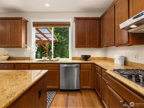 12612 Eagles Nest Drive, Mukilteo WA 98275