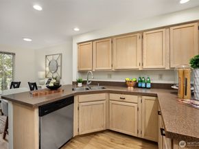 11512 NE 115th Court, Kirkland WA 98033