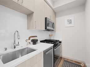 5515 C 9th Avenue NW, Seattle WA 98107