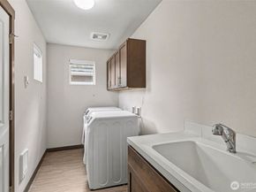 18320 3rd Drive SE, Bothell WA 98012