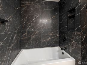 5520 Brooklyn Avenue NE, Seattle WA 98105