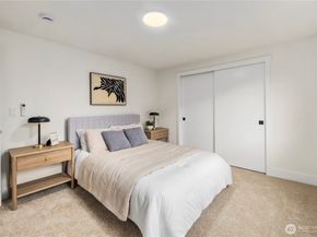 5520 Brooklyn Avenue NE, Seattle WA 98105