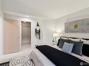 9242 Woodlawn Avenue N B, Seattle WA 98103