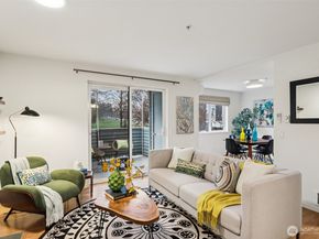 9242 Woodlawn Avenue N B, Seattle WA 98103