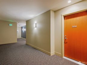 701 1st Avenue N 204, Seattle WA 98109