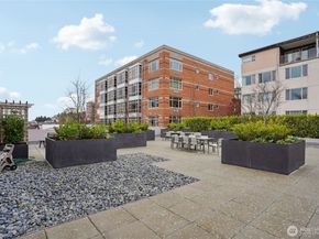 701 1st Avenue N 204, Seattle WA 98109