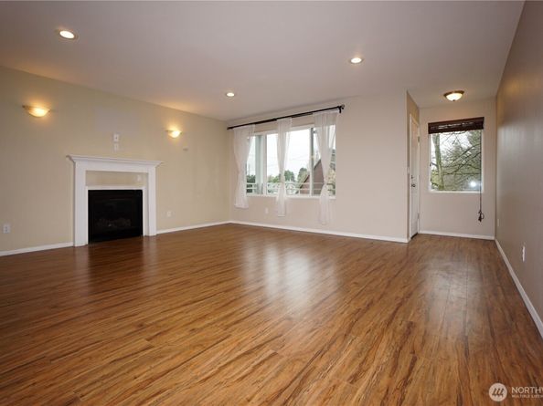 14948 6th Avenue S, Burien WA 98168