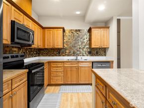 10700 SE 260th Street E103, Kent WA 98030